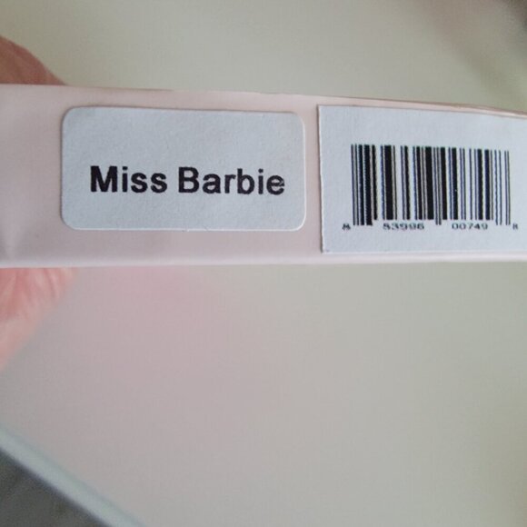 Velvet 59 Luxury Vegan False Eye Lashes Miss Barbie NEW - Picture 6 of 9